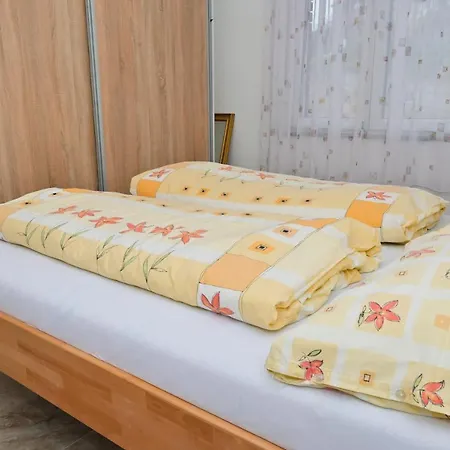 公寓 Baki 亚伊采